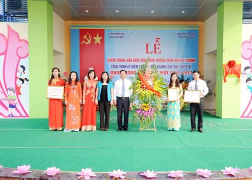 Gần 65 000 học sinh trên địa bàn quận Long Biên bước vào năm học mới